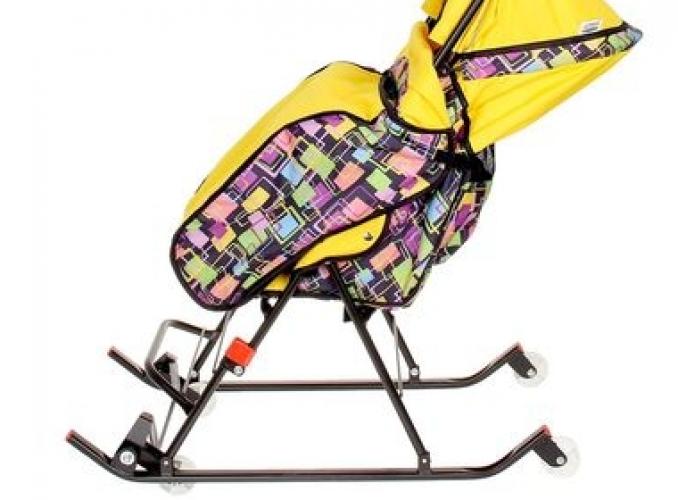 Санки-коляска DamiBaby с 4 колёсиками, цвет жёлтый с рисунком